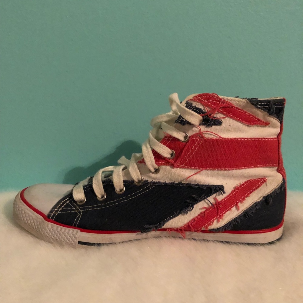 Union Jack high top tennis shoes
